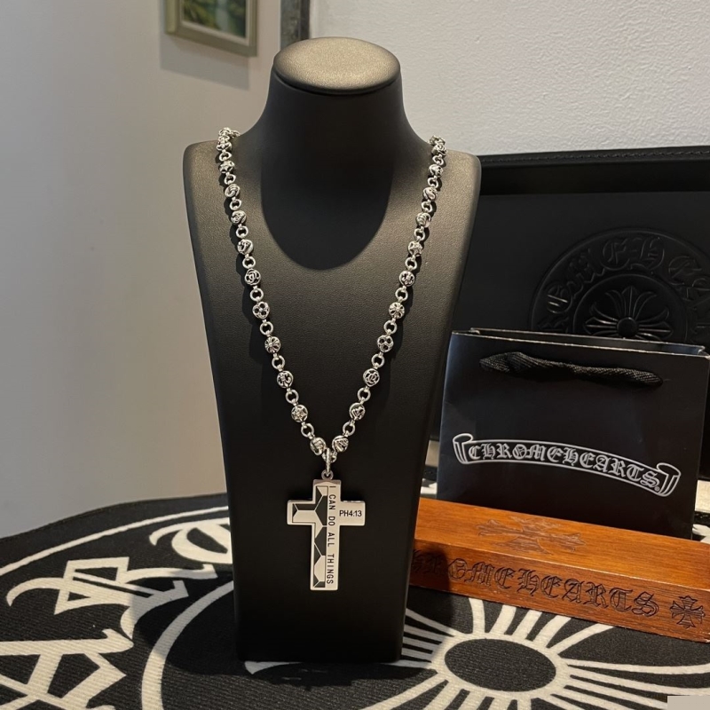 Ch**me He**ts necklaces
